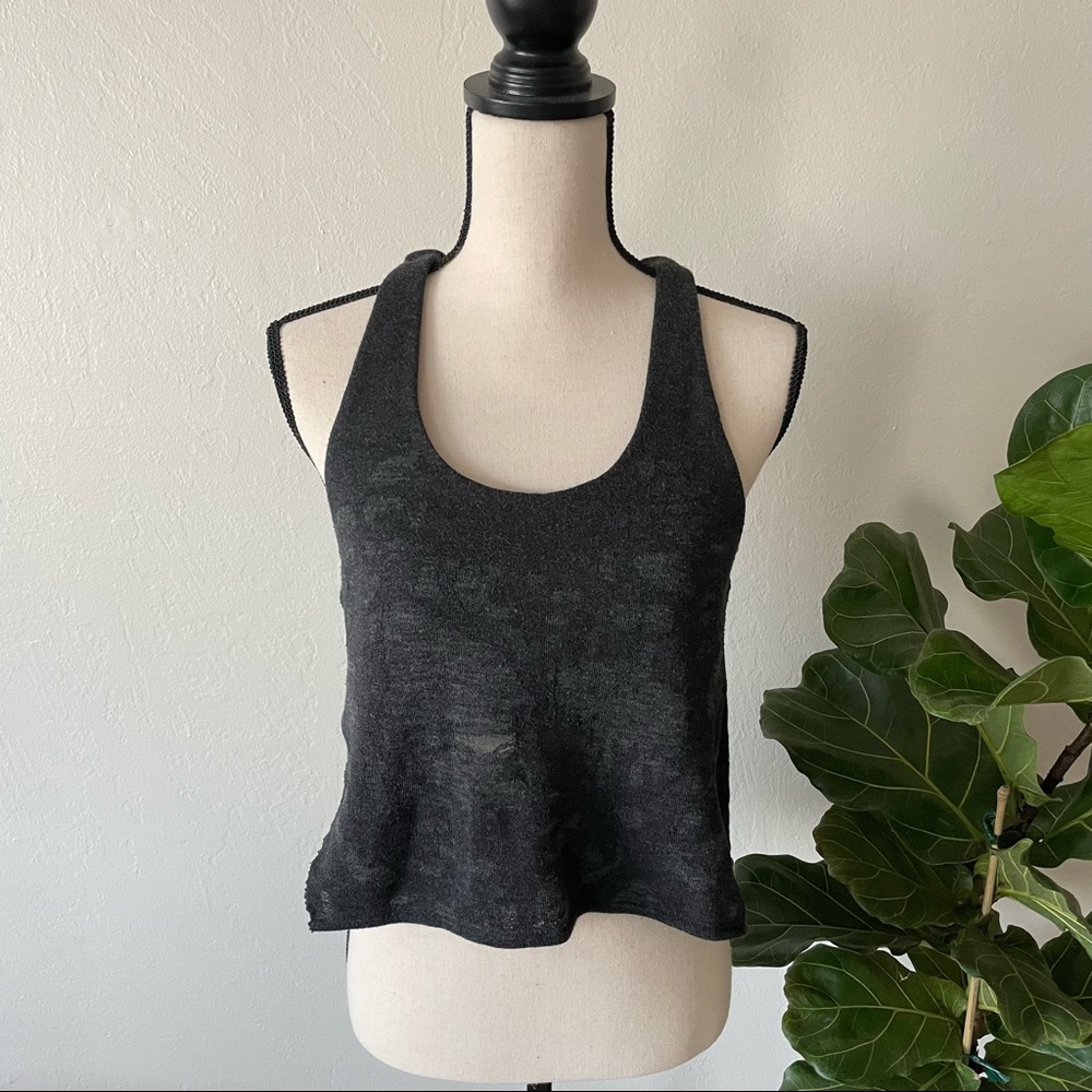 *** ALO YOGA Distressed Racerback Crop Knit Tank Size Small ***